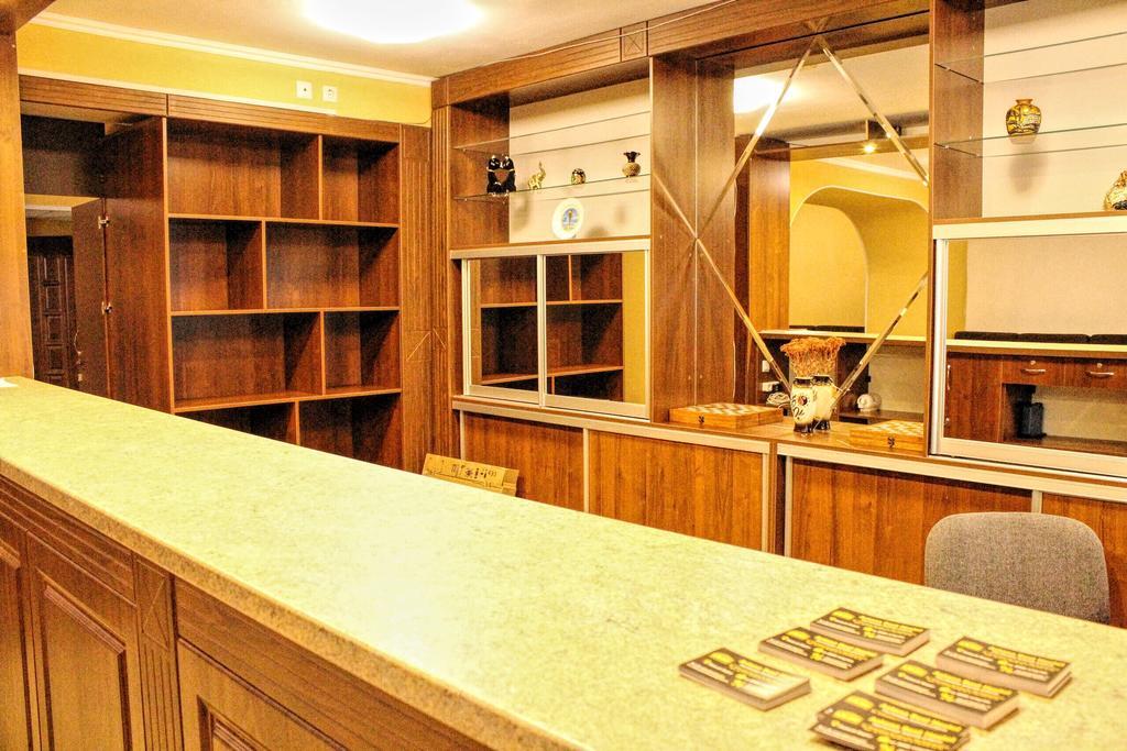 Astana Best Hostel מראה חיצוני תמונה