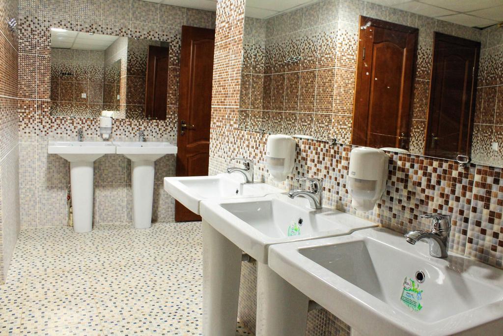 Astana Best Hostel מראה חיצוני תמונה